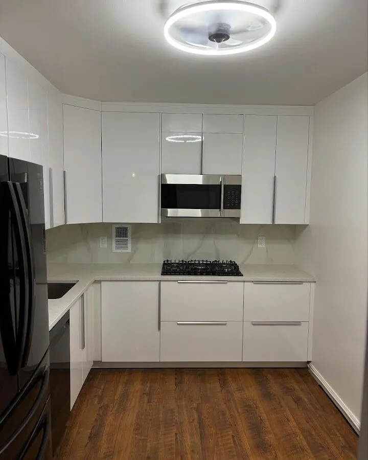 Renovated kitchen with quartz countertops in Wailuku